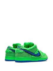 Nike x Grateful Dead SB Dunk Low "Green Bear" sneakers